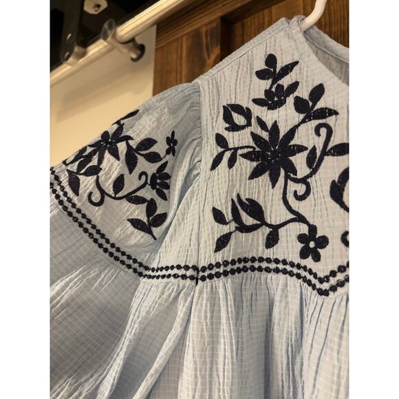 THML Boutique Embroidered Puff Sleeve Blouse Large - Picture 3 of 8